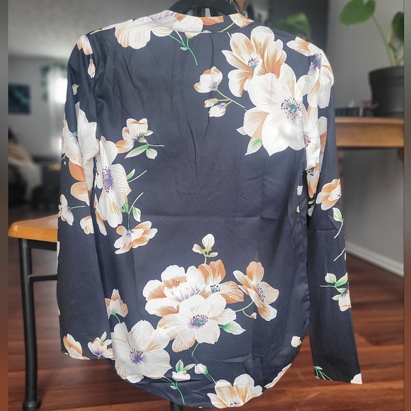 Shein flower shirt - Picture 8 of 8